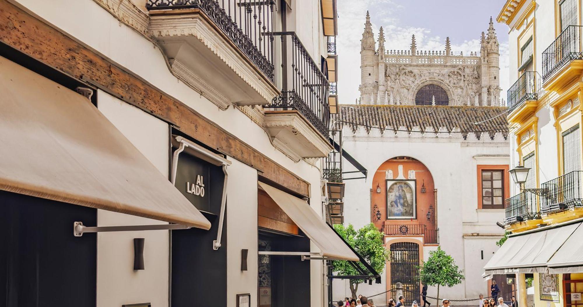 Eme Catedral Mercer Hotel Seville Ngoại thất bức ảnh A shop in Granada, Spain