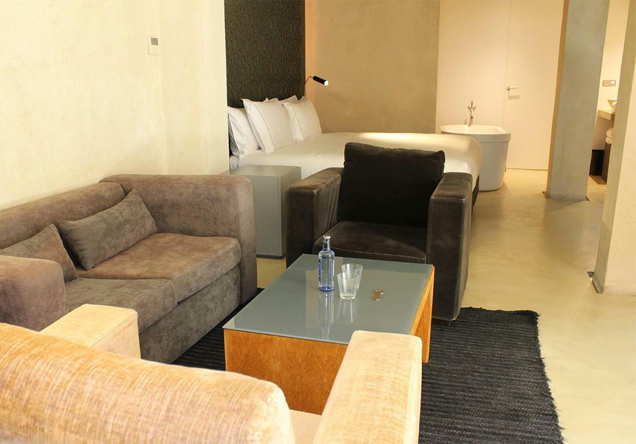 Eme Catedral Mercer Hotel Seville Ngoại thất bức ảnh A suite at the hotel