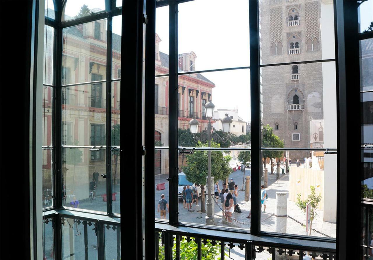 Eme Catedral Mercer Hotel Seville Ngoại thất bức ảnh A window in the house of Picasso in Barcelona